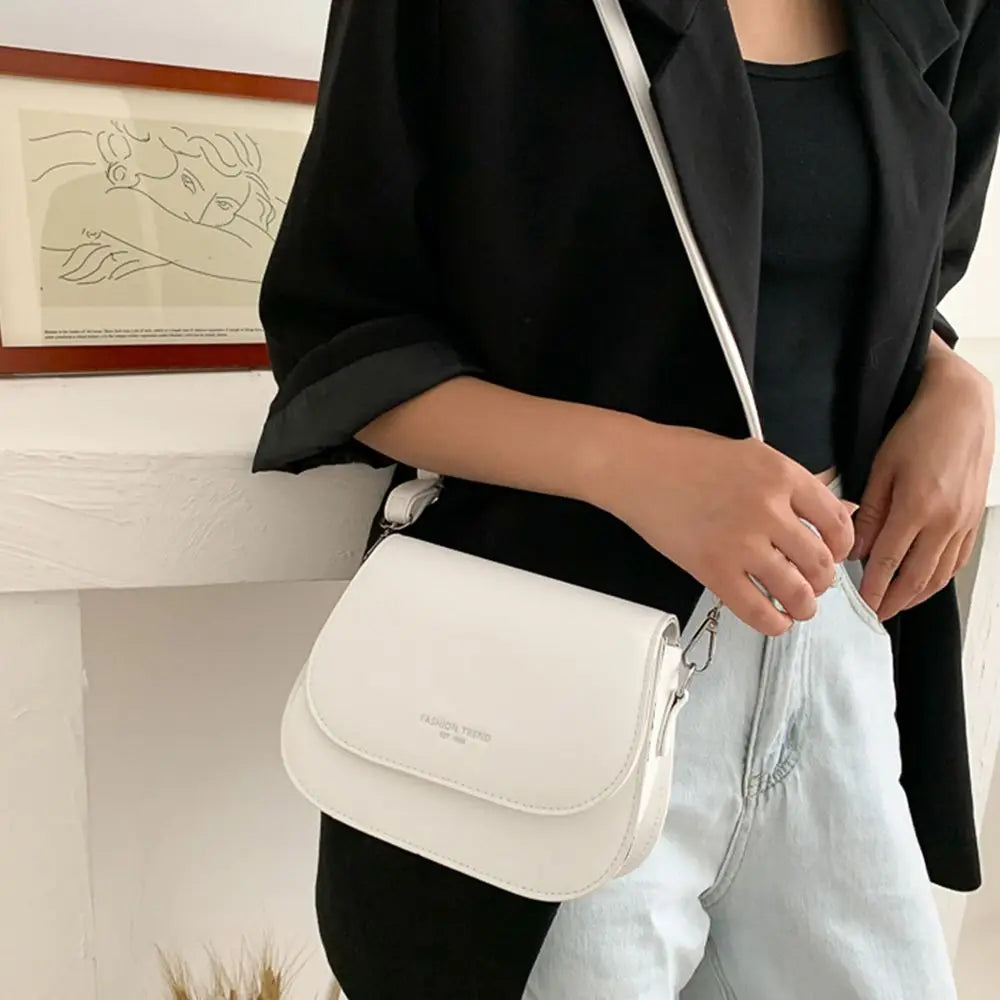 Bolsa Feminina Transversal Pequena com Alça Ajustável