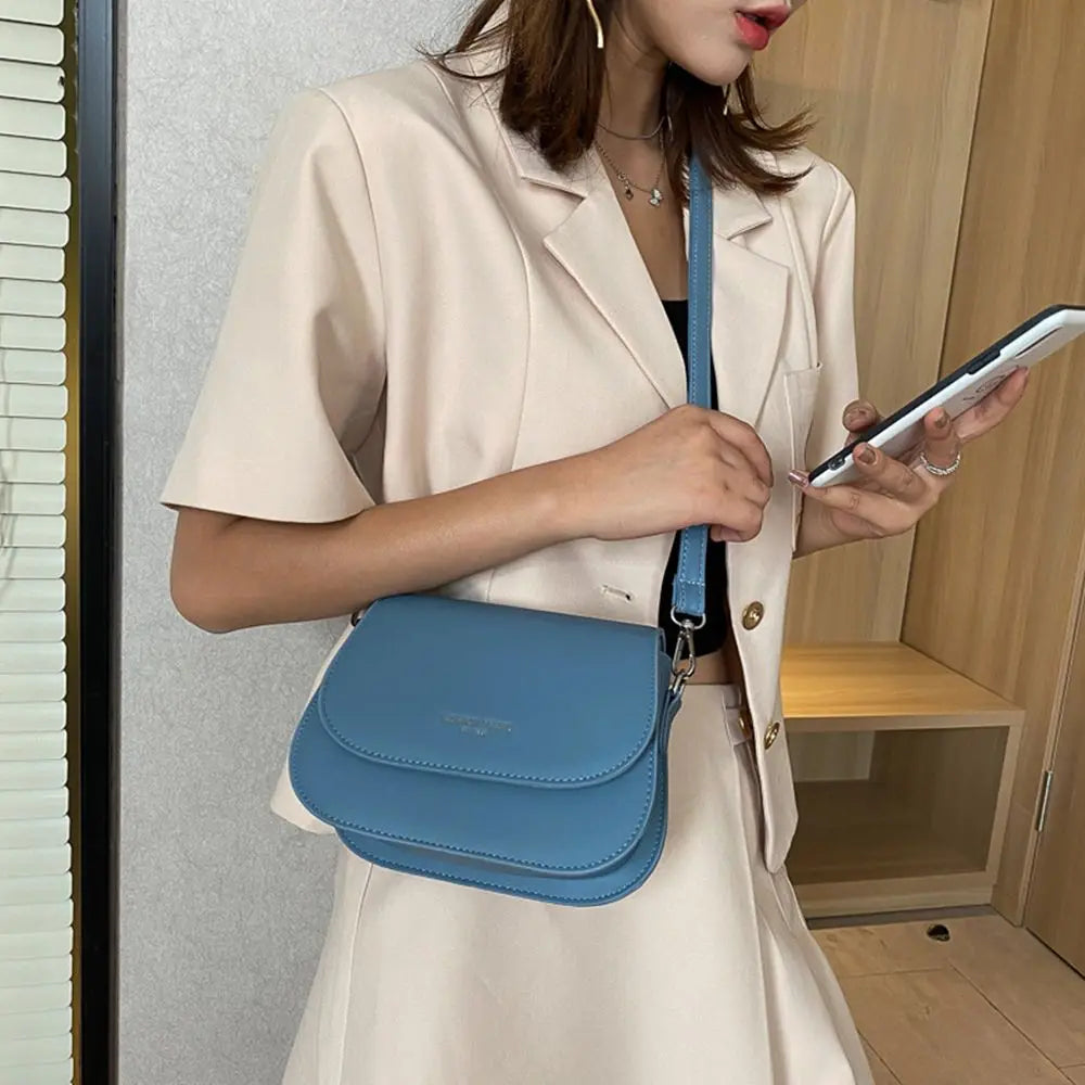 Bolsa Feminina Transversal Pequena com Alça Ajustável