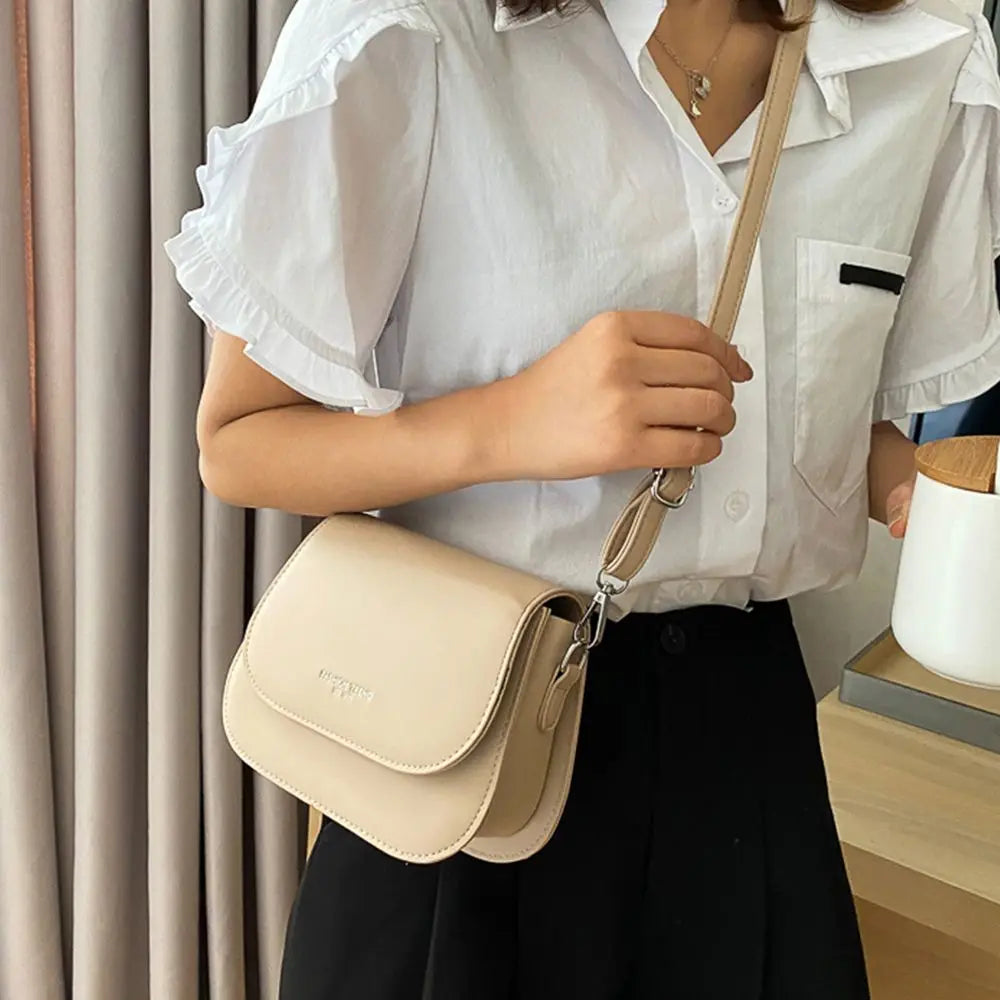 Bolsa Feminina Transversal Pequena com Alça Ajustável