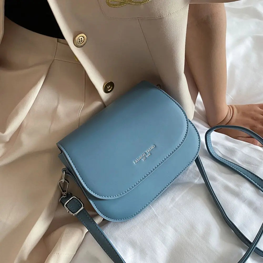 Bolsa Feminina Transversal Pequena com Alça Ajustável