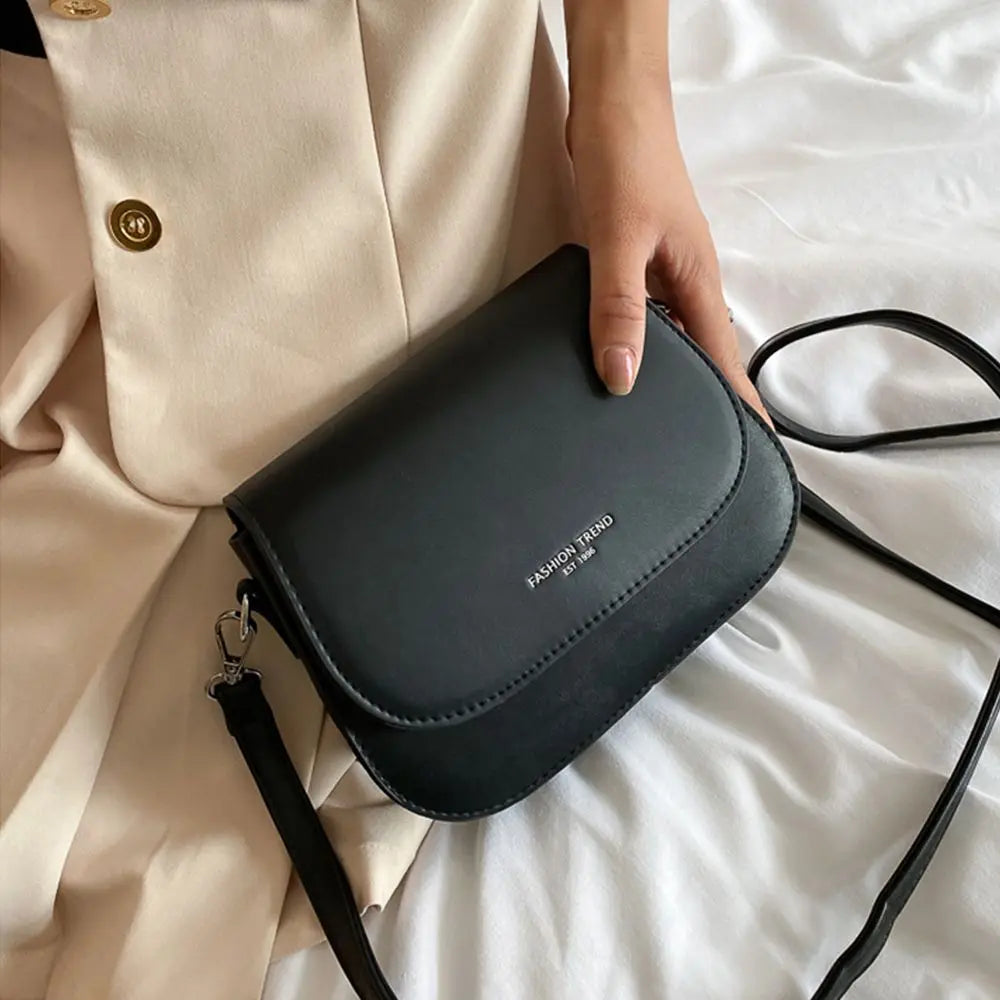 Bolsa Feminina Transversal Pequena com Alça Ajustável